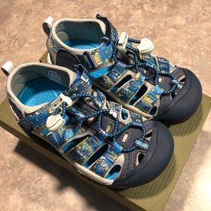Keen Newport H2 sandals Little Kid sz 12